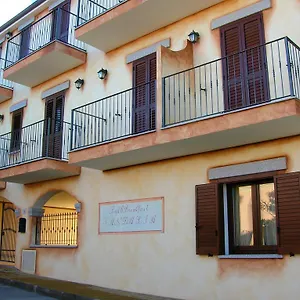 Bed Sandalia Bed & Breakfast
