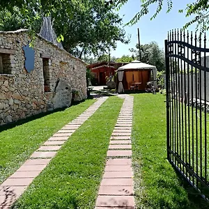 Domo De Pedra Bed & Breakfast